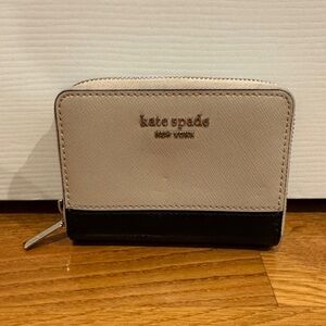 Kate Spade Cream and Black Zip Wallet